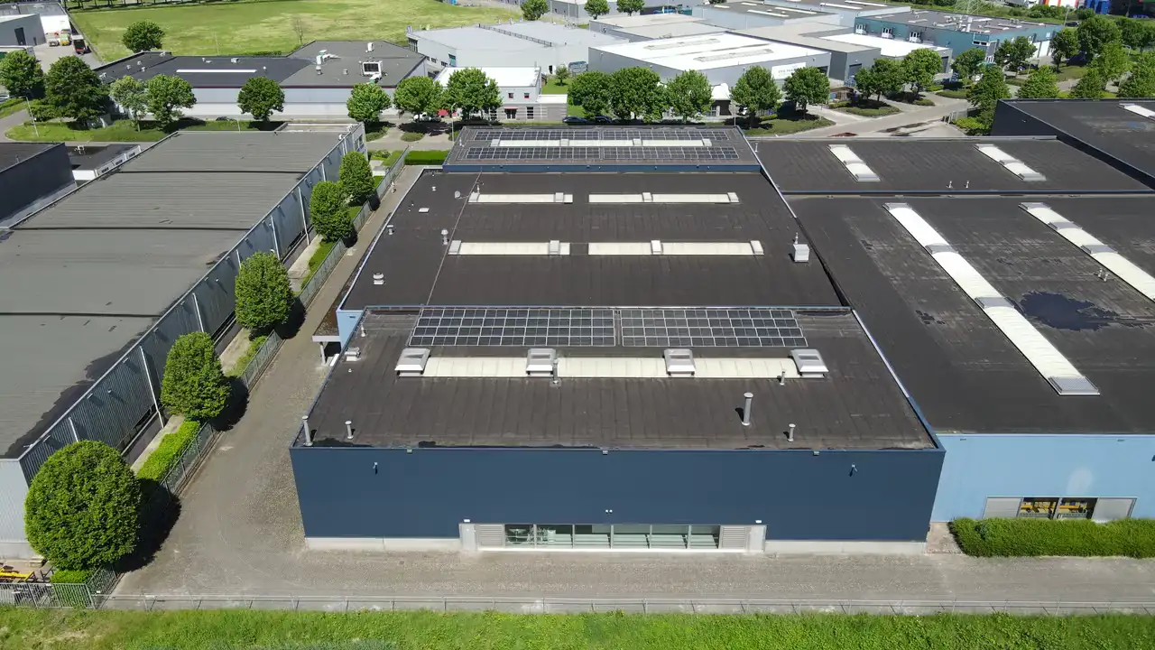 Zonnepanelen bij Legrand AV in Weert
