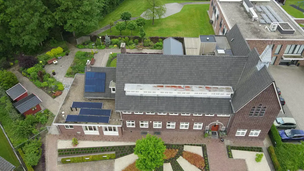 Zonnepanelen bij Stichting Bijna Thuis Huis Swentibold in Born