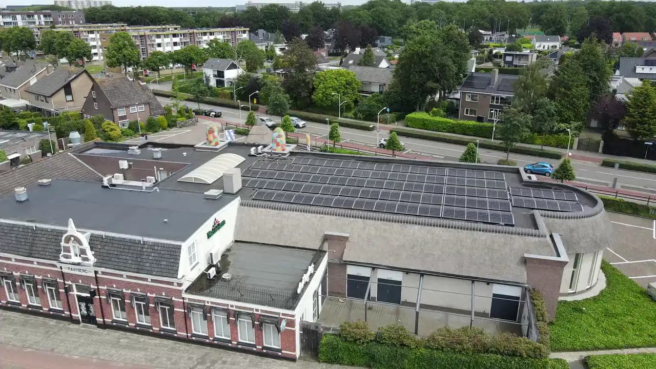 Zonnepanelen bij Zalencentrum de Raayberg in Bergen op Zoom